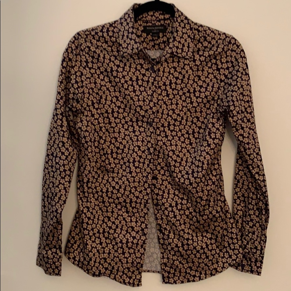 Banana Republic dress shirt size 2
